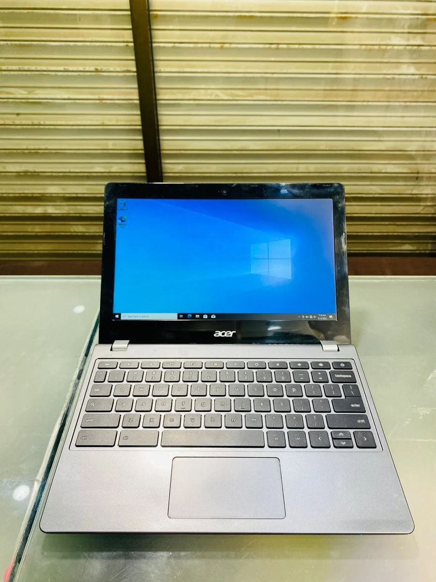 Acer C740 4gb 128gb Window 10pro