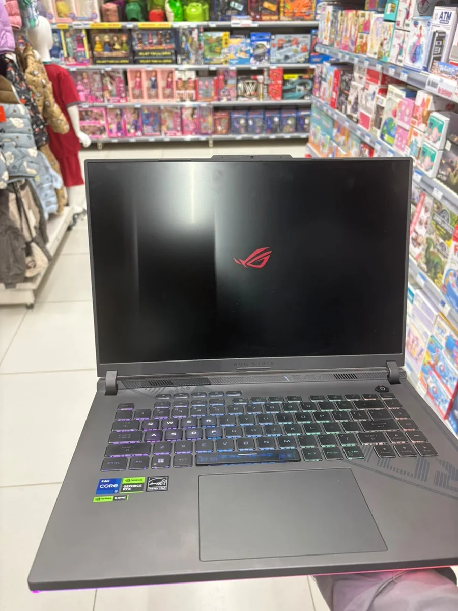 ASUS ROG Strix | Intel Core i7-13650HX (14 Cores / 20 Threads) | RTX 4060 8GB | 32GB DDR5 4800MT/s | 512GB NVMe SSD | 1920x1200 165Hz | RGB Keyboard | Condition 10/10 | Original Charger