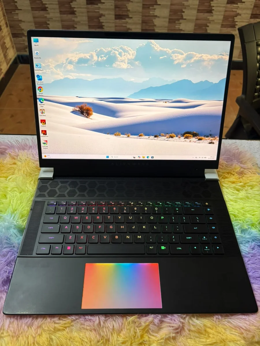 Dell Alienware x16 | Intel Core i9-13900HK (14 Cores / 20 Threads) | RTX 4080 12GB | 32GB LPDDR5 6000MT/s | 1TB NVMe SSD | 16" QHD+ 240Hz | RGB Backlit Keyboard | Condition 10/10 | Original Charger